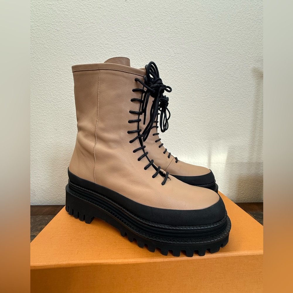 PALOMA BARCELO Carine Leather Platform Lace-Up Boots Tan/Black NWOT